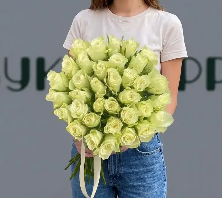 35 белых роз Африка