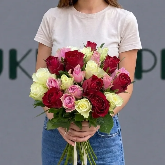 25 роз микс Африка