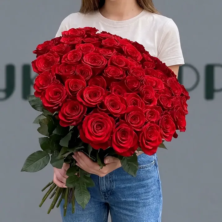 75 роз Nina на ленте