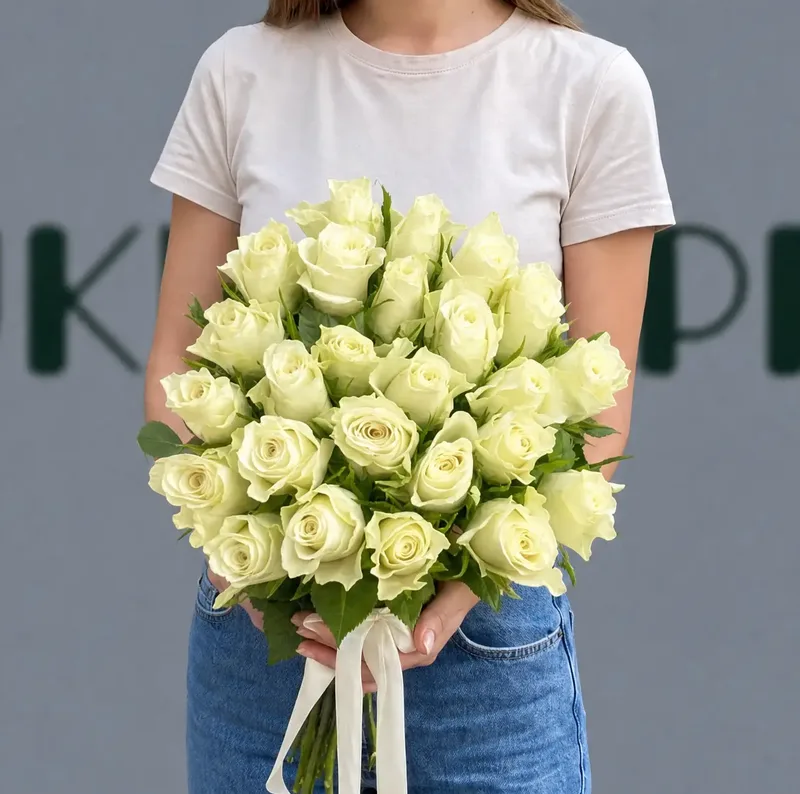 25 белых роз Африка